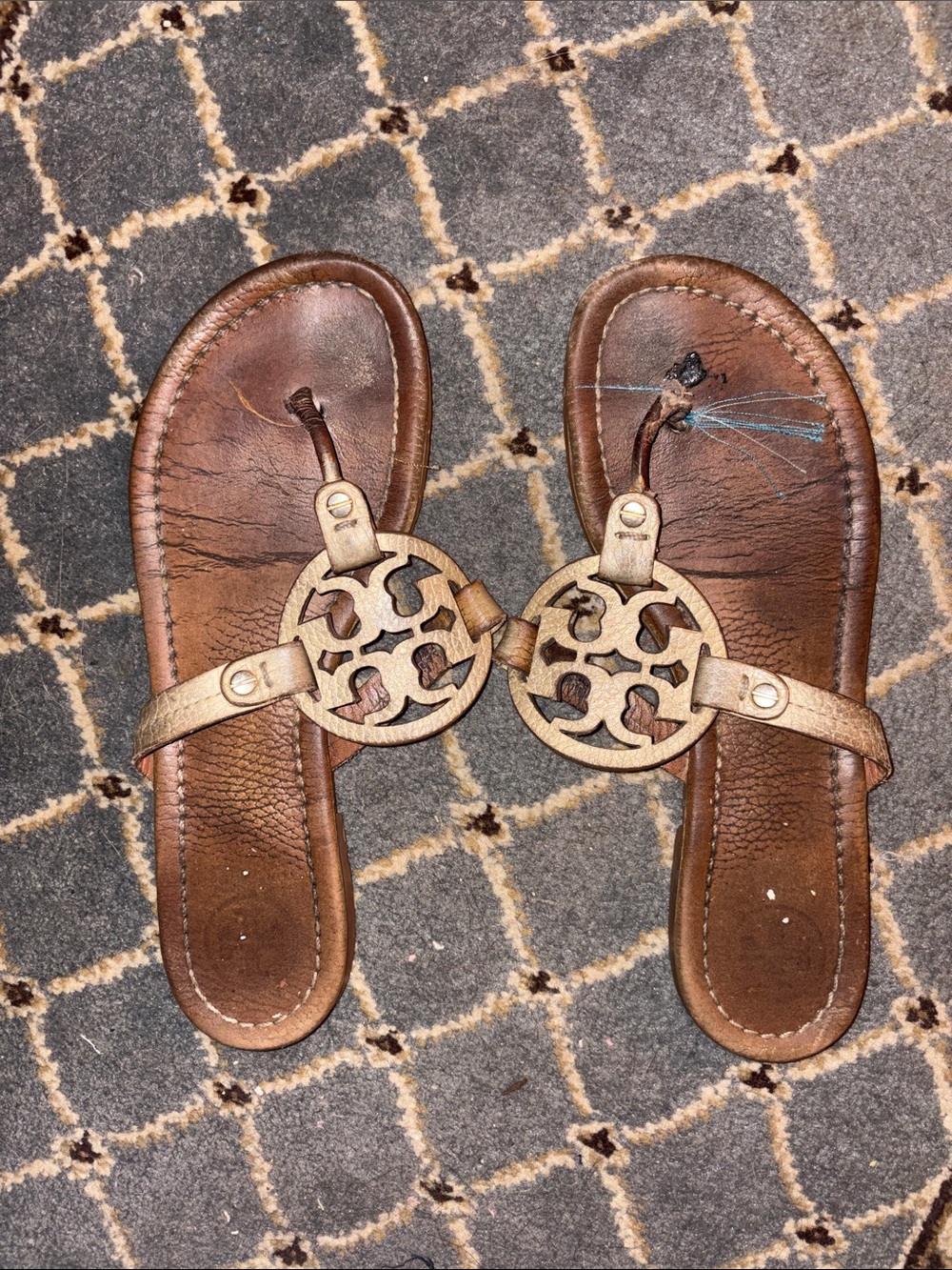 Tory Burch Sandal Flip Flops Well Worn Gold Size 7.5 Women